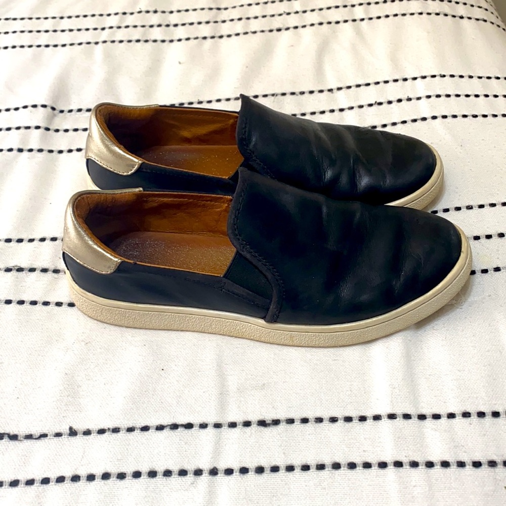 Ladies Ugg slip ons